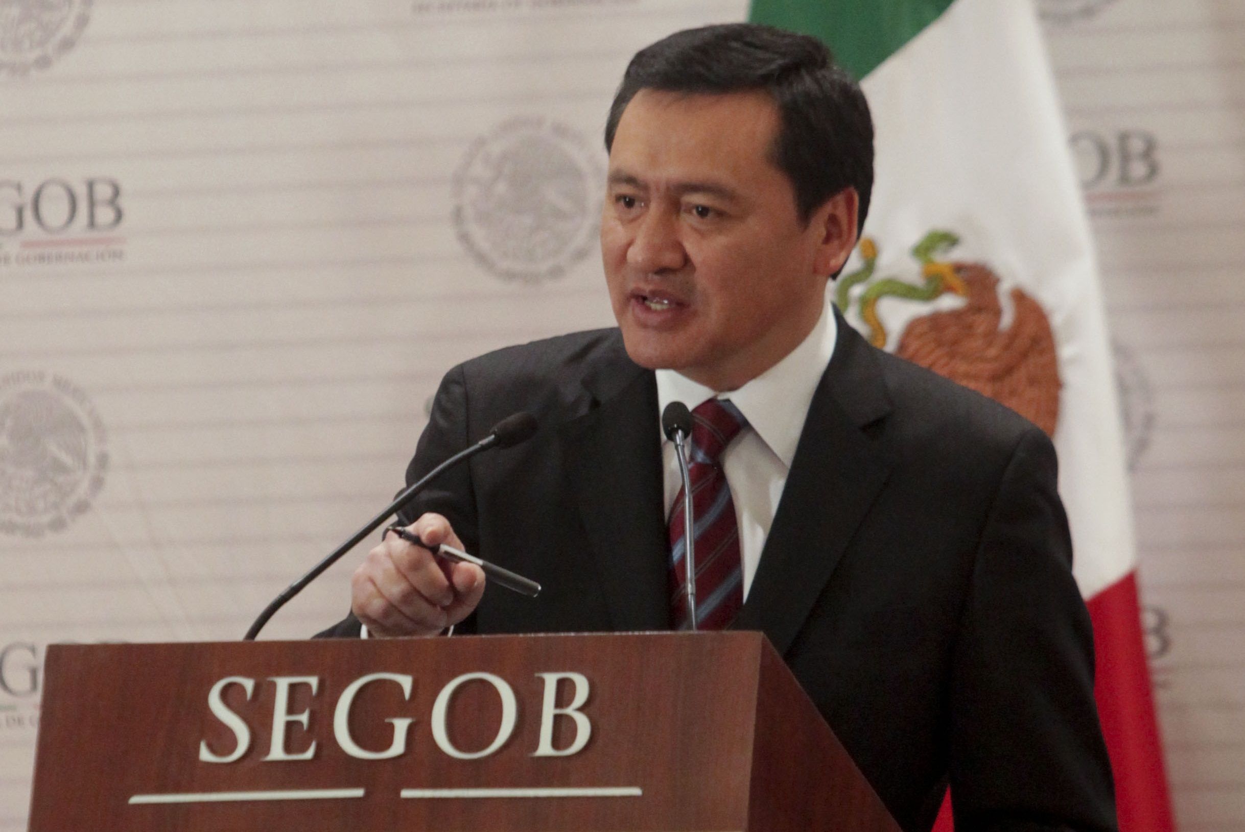 Posponen la comparecencia de Osorio Chong en el Senado