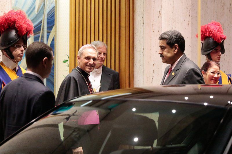 Papa Francisco recibe a Nicolás Maduro en el Vaticano