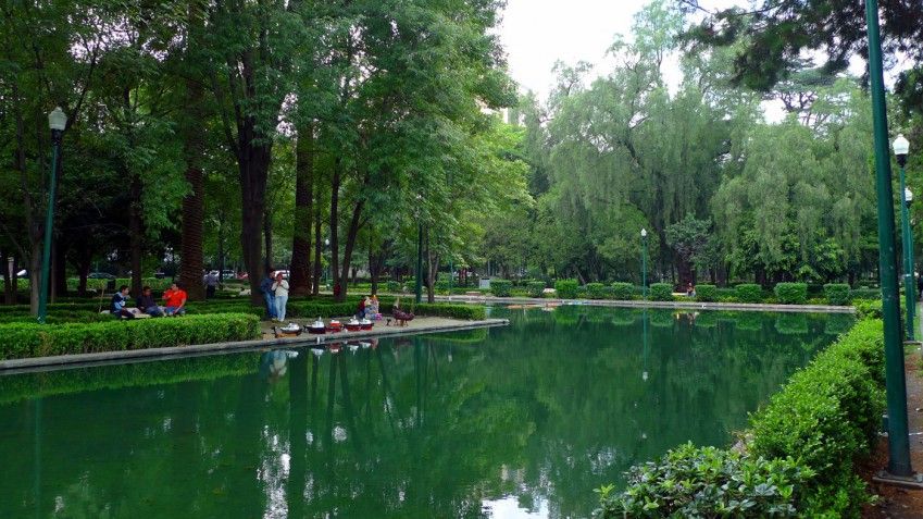 Camioneta de la Miguel Hidalgo atropella a mujer - parque-lincoln