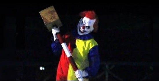 Niño apuñala a conocido disfrazado de payaso