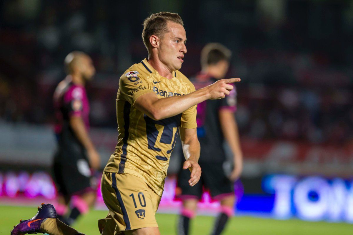 Pumas gana primer partido de visita en el Apertura 2016 - pumas-Abraham-Gonzalez