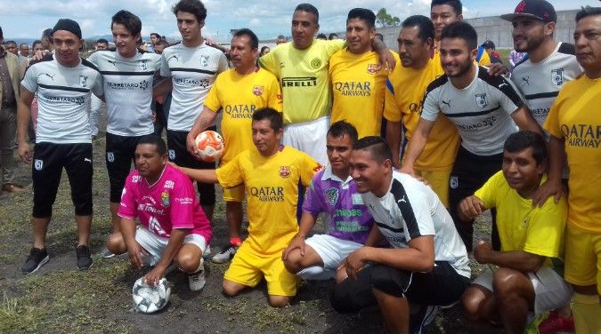 Gallos Blancos juegan cascarita con reos - querétaro-II