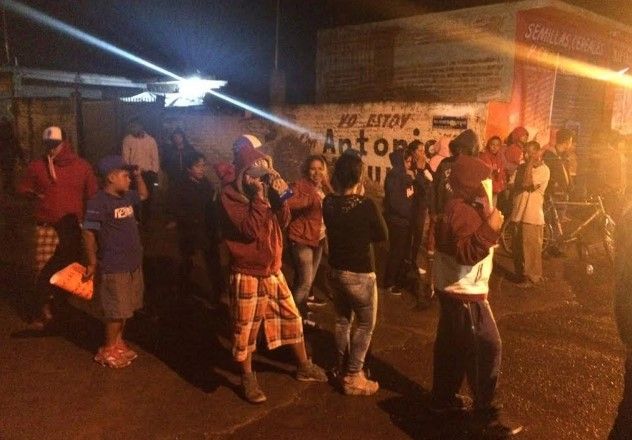 Padres de familia obligan a militares a retirarse de secundaria en Guanajuato