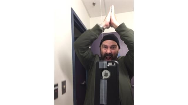 El nuevo reto viral se llama #Highfiveselfie - selfie-5