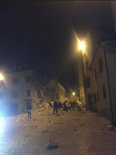 Video: sismos en Italia dejan destrozos en el centro del país - sismo6