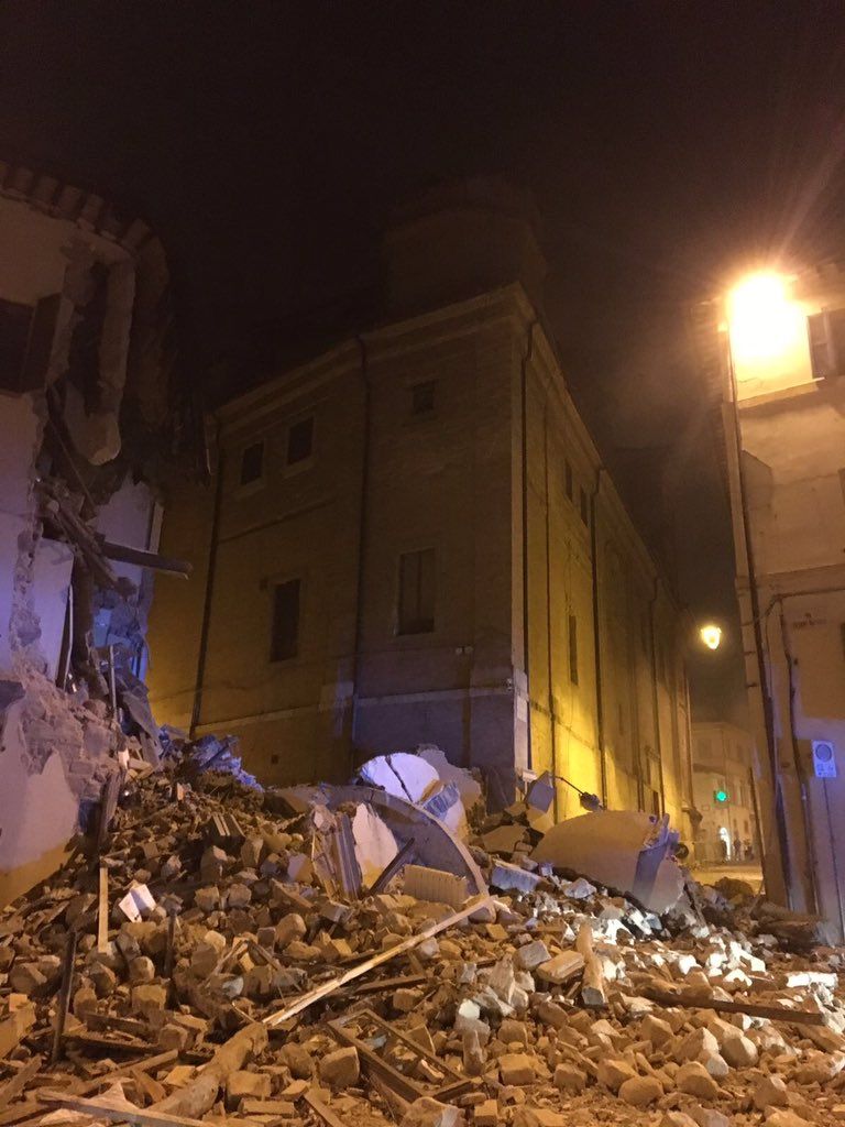 Video: sismos en Italia dejan destrozos en el centro del país - sismoitalia
