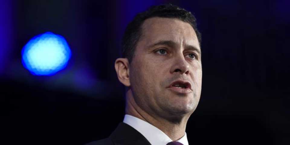 Hospitalizan a legislador británico tras altercado con colegas