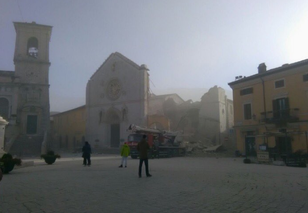Italia sufre su peor temblor en casi cuarenta años - temblor-italia