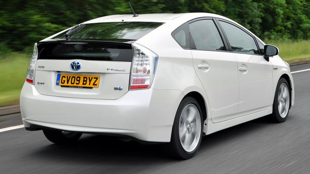 Toyota retira 340 mil Prius tras falla en frenos