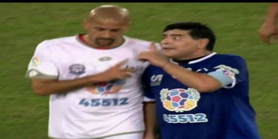 Maradona pelea en el Partido por la Paz