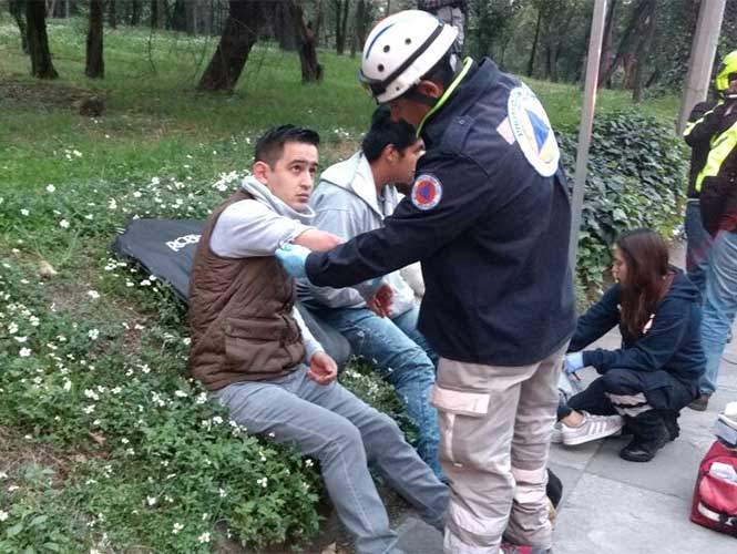 Volcadura en Periférico deja cinco heridos - volcadura-periferico