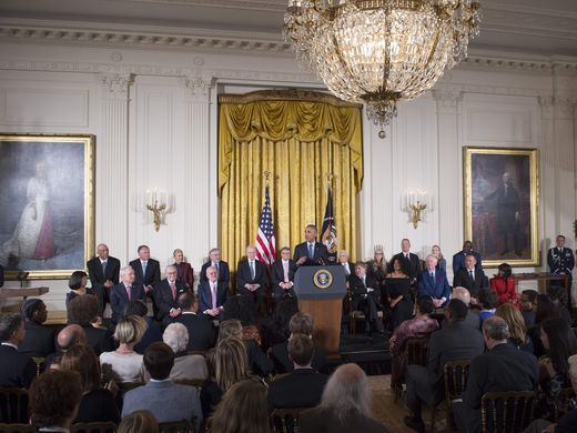 Famosos reciben Medalla de la Libertad de manos de Obama - 01-5