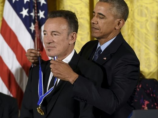 Famosos reciben Medalla de la Libertad de manos de Obama - 05-4
