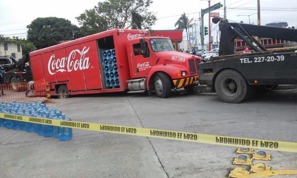 Nuevo socavón se forma en Tamaulipas - 14947810_10211136327067907_1305160346288008032_n