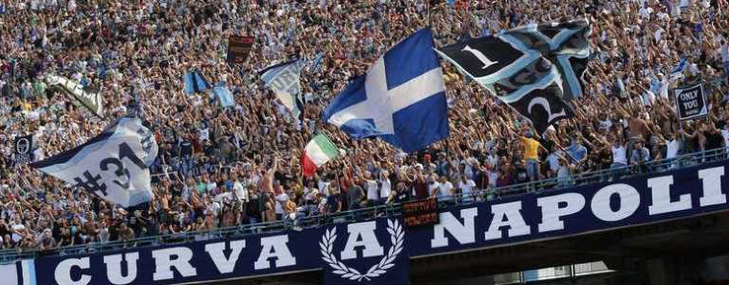 Aficionados del Nápoles acuchillan a dos del Dinamo - 17469_napoli-si-spacca-la-curva-a