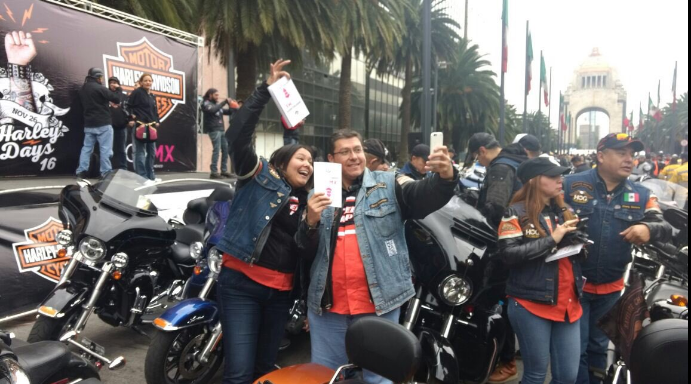 Sin incidentes desfile navideño y rodada motociclista en la capital - 2016-11-26-20_59_00-rodada-de-motociclistas-Búsqueda-de-Twitter