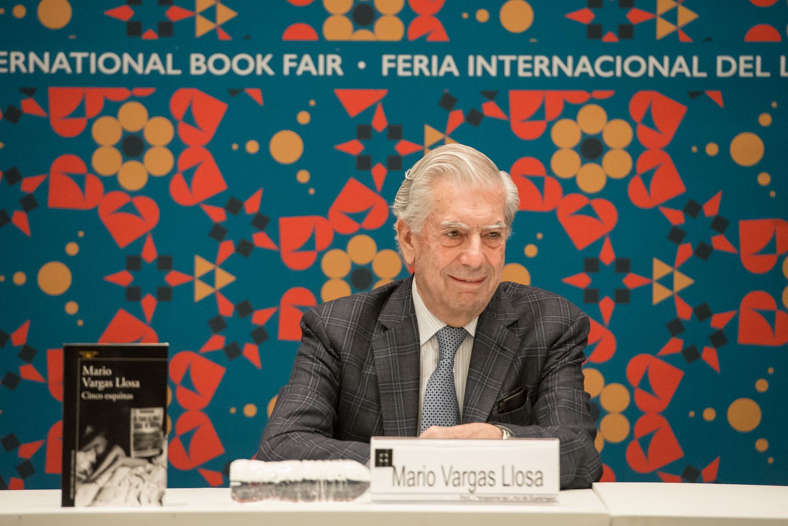 Mario Vargas Llosa presenta nuevo libro en la FIL de Guadalajara