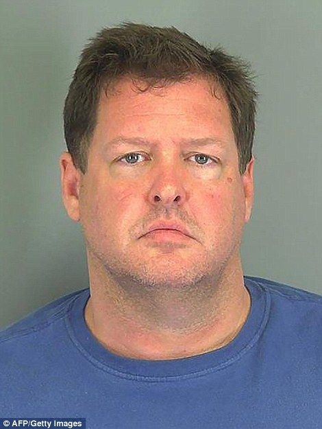 Autoridades creen que hombre que encadenó a mujer asesinó a 7 personas - 3A14799700000578-3909644-Police_say_they_fear_Todd_Christopher_Kohlhepp_pictured_45_the_m-a-23_1478403138794