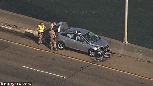 Video: mujer atropella a su esposo tras divorciarse - 3A2A481700000578-3915134-image-a-38_1478582665327