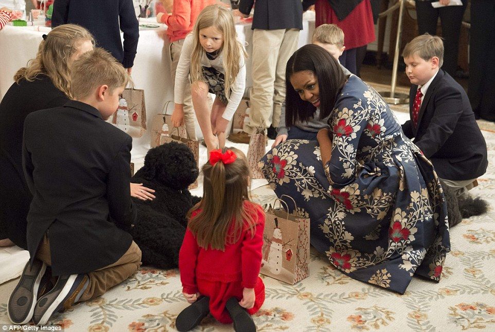 La última Navidad de Michelle Obama en la Casa Blanca - 3ADC726900000578-3983042-image-a-58_1480452865325