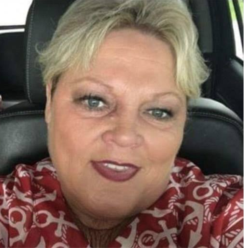 Suspenden a mujer que llamó a Michelle Obama "simia en tacones" - 6666689605453303274