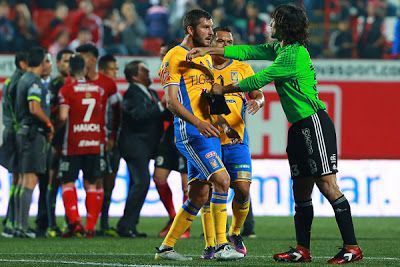 Tigres pone en peligro el liderato de Tijuana - André-Pierre-Gignac-Federico-Vilar-Tigres-UANL-Xolos-Tijuana-2016