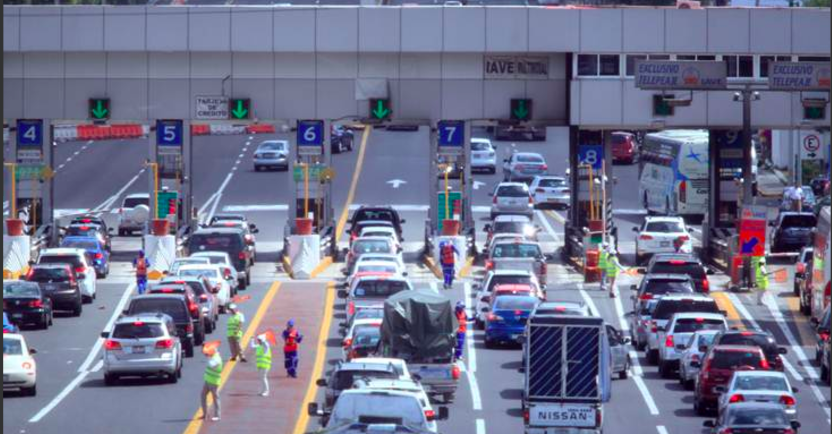 Accidente provoca reducción de carriles en autopista México-Querétaro