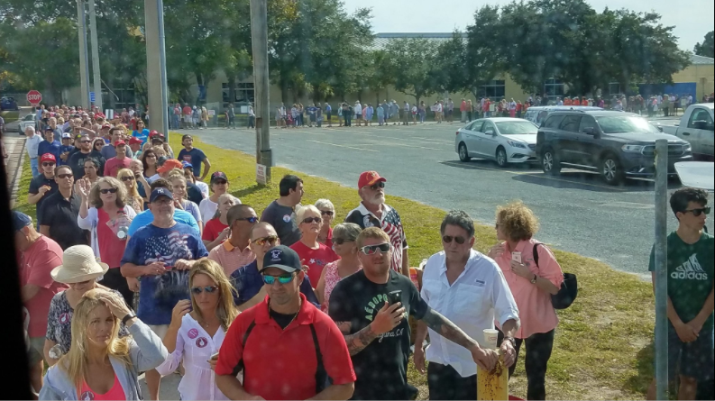Video: kilométricas filas para votar en Estados Unidos