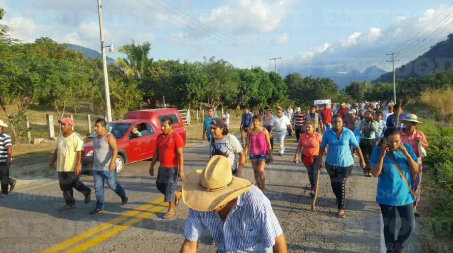 Enfrentamientos entre comunitarios deja un muerto en Guerrero - Captura-de-pantalla-2016-11-25-a-las-7.48.30