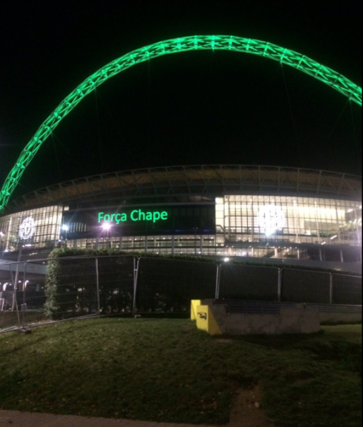 Aficionados rinden homenaje al Chapecoense en su estadio - Captura-de-pantalla-2016-11-29-a-las-18.50.16