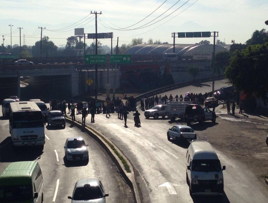 Vecinos de Ecatepec bloquean la México-Pachuca - Captura-de-pantalla-2016-11-30-a-las-12.20.25