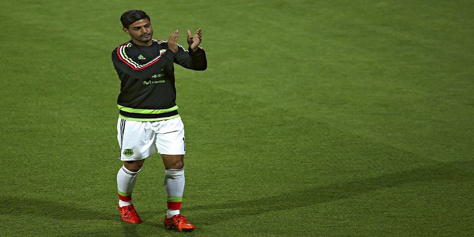 Carlos Vela regresa a España y no jugará contra Panamá