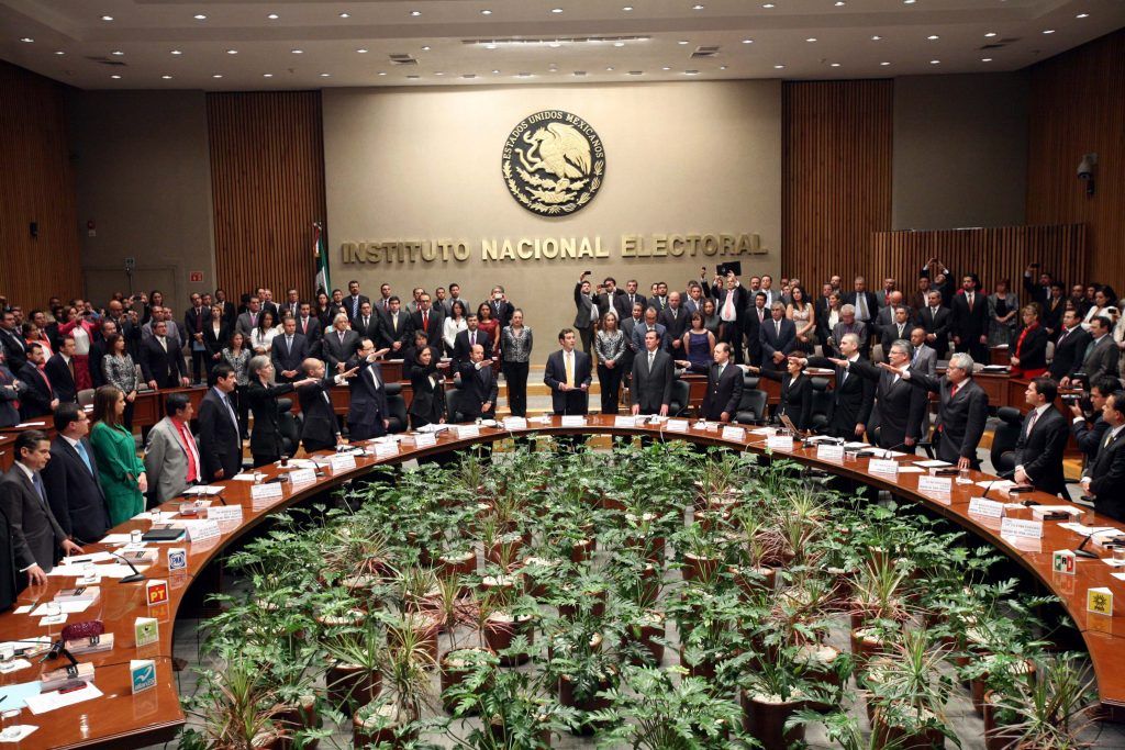 INE solicita iPhone 7 Plus para consejeros - Consejo-General-del-Instituto-Nacional-Electoral-1024x683