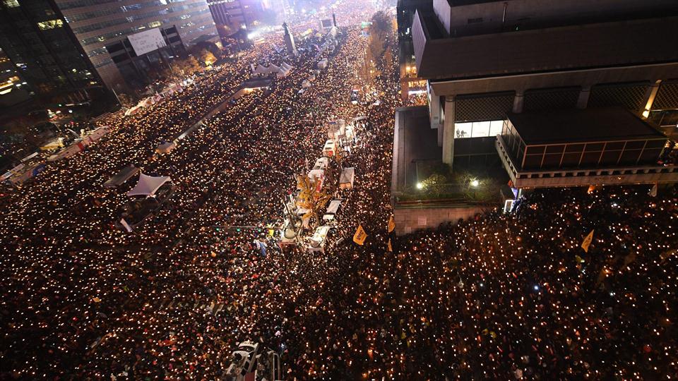 Aprueban investigar a presidenta de Corea del Sur tras escándalo de corrupción