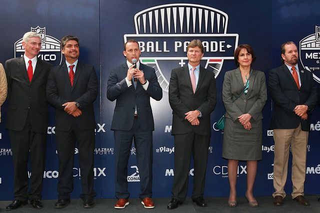 Inauguran Ball Parade NFL 2016 en Paseo de la Reforma - FEM_9358_efe4e
