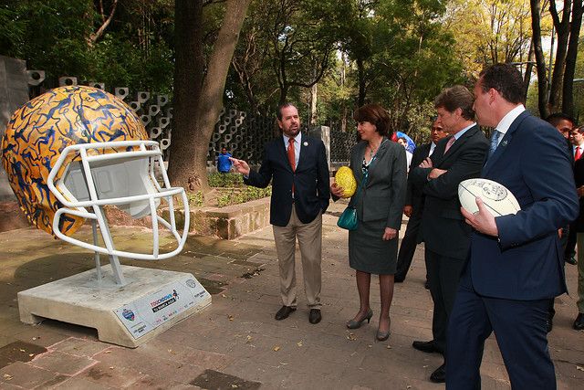 Inauguran Ball Parade NFL 2016 en Paseo de la Reforma - FEM_9477_645cc