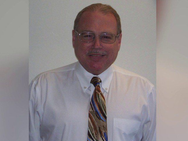 Eligen a candidato muerto como tesorero en California - Gary-Ernst