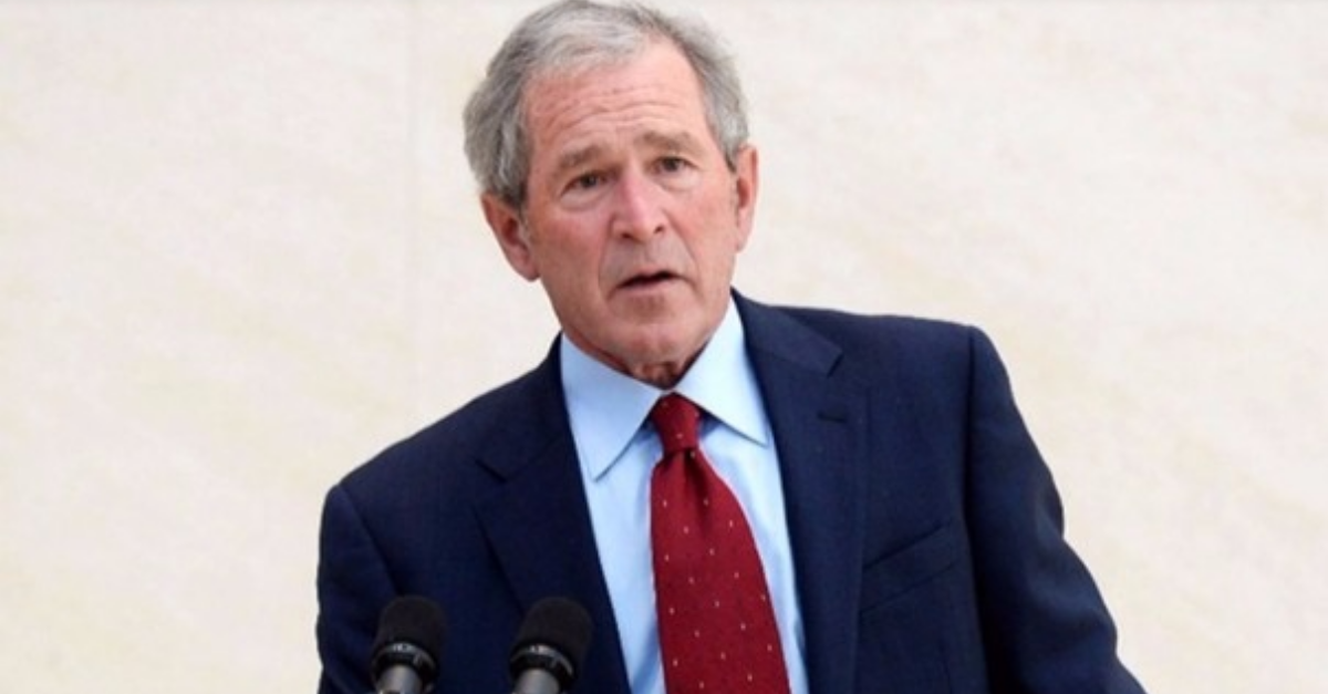 George W. Bush emite voto en blanco