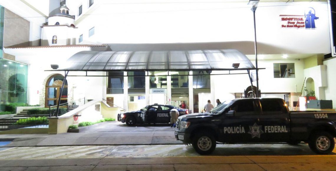 Balean a policías federales en autopista e Michoacán Balean a policías federales en autopista e Michoacán