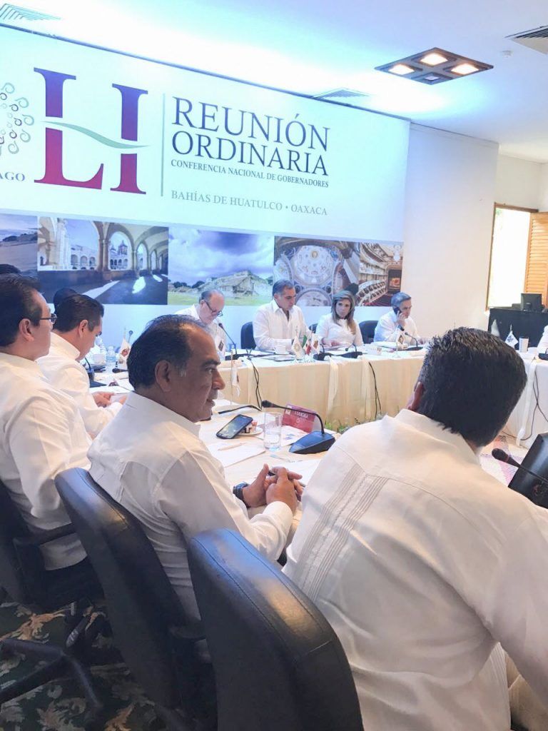 Héctor Astudillo asiste a la reunión ordinaria de la Conago - IMG-20161118-WA0224-1-768x1024