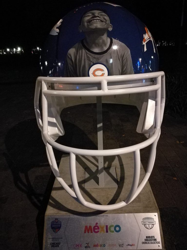 Galería: cascos de la NFL diseñados por artistas mexicanos decoran Reforma - IMG_20161118_184331-768x1024