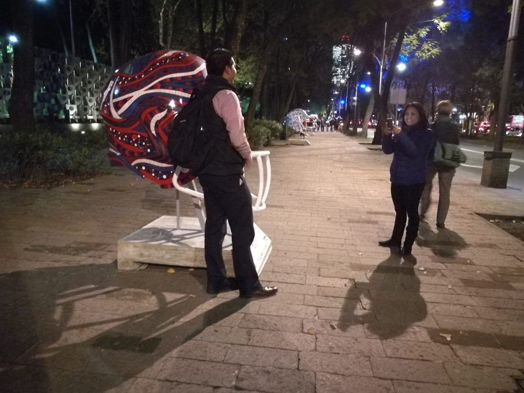 Galería: cascos de la NFL diseñados por artistas mexicanos decoran Reforma - IMG_20161118_185946-1024x768