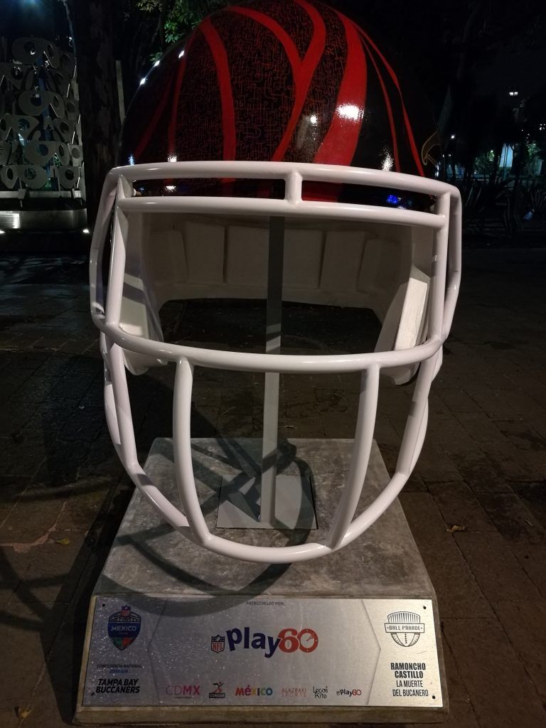 Galería: cascos de la NFL diseñados por artistas mexicanos decoran Reforma - IMG_20161118_190200-768x1024