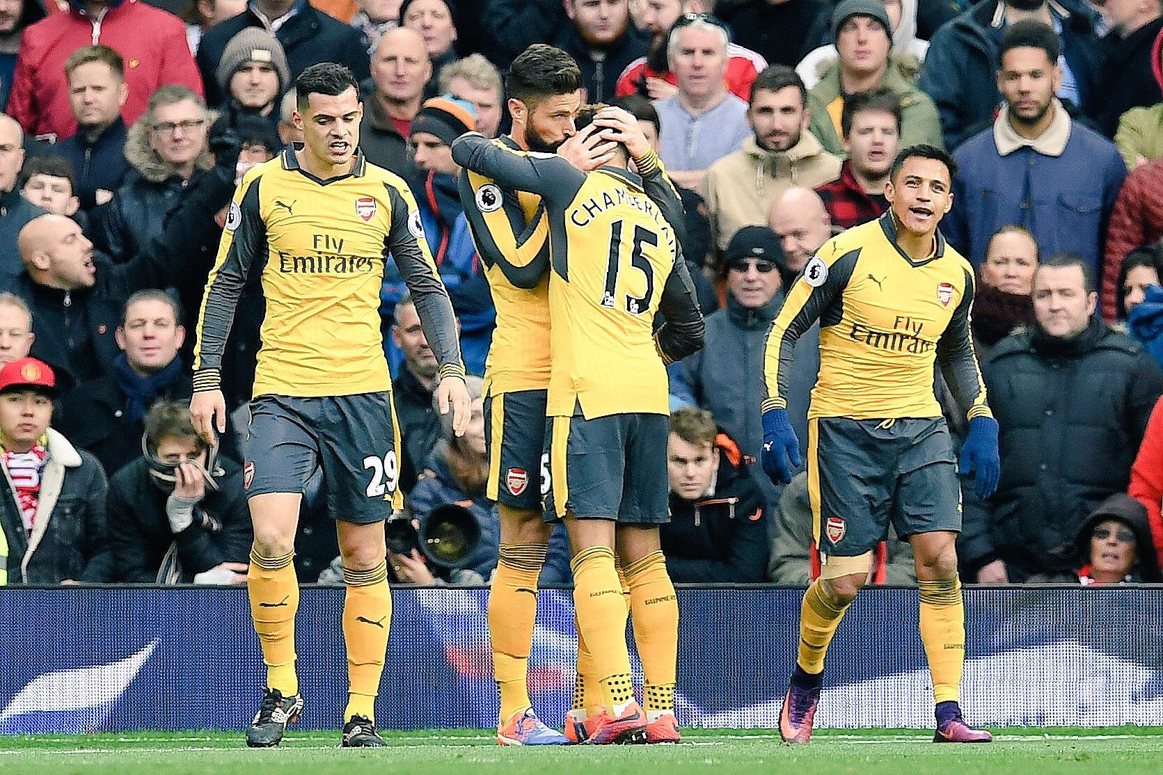 Arsenal empata con gol de último minuto 1-1 a Manchester United