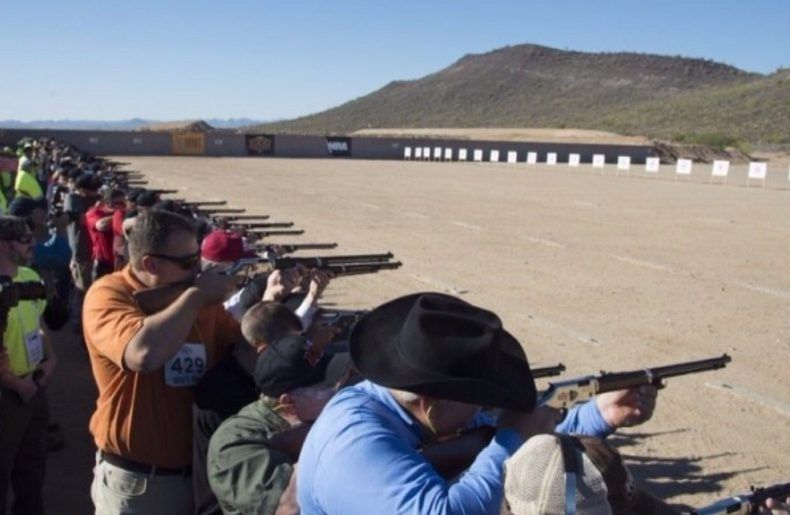 Video: mil hombres dispararon para celebrar la victoria de Trump - Image-1-2-e1479398708942