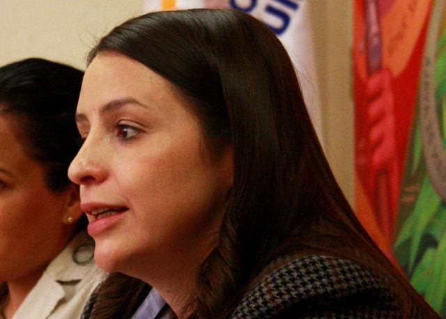 Clausura del Teatro San Rafael dejó una persona lesionada - La-diputada-Zuleyma-Huidobro-González