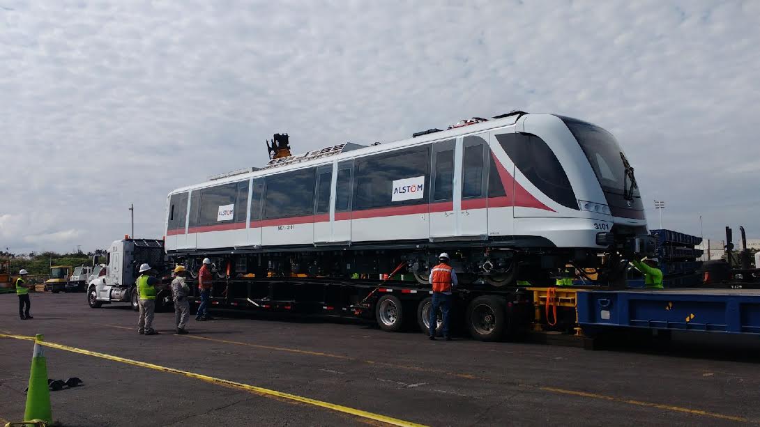Llega a México desde España primer tren para Línea 3 de Guadalajara