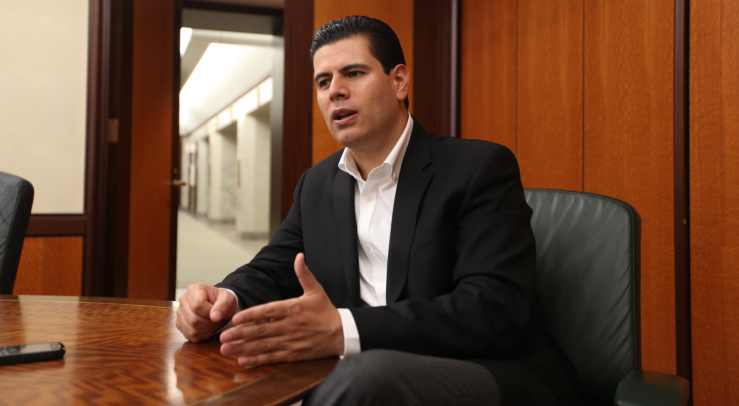 Denuncian a Miguel Alonso Reyes por el presunto desvío de 307 mdp