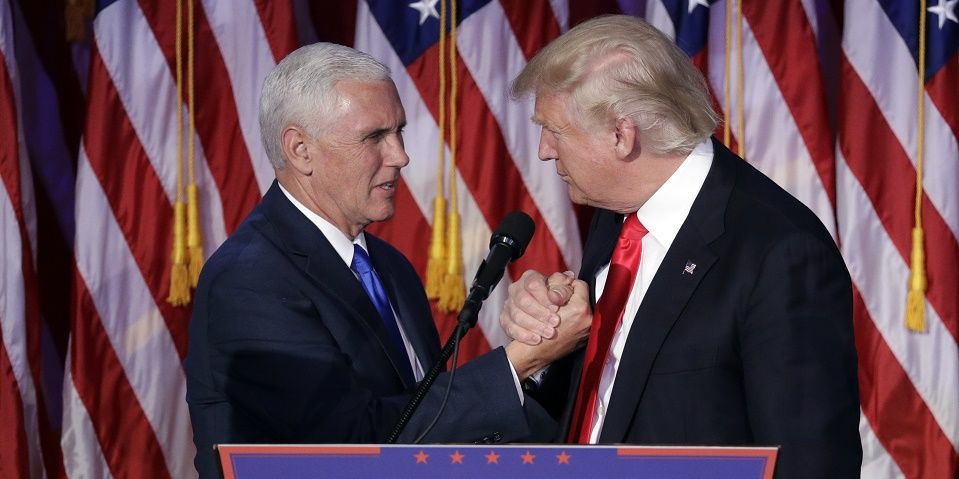 Mike Pence encabezará equipo de transición de Donald Trump