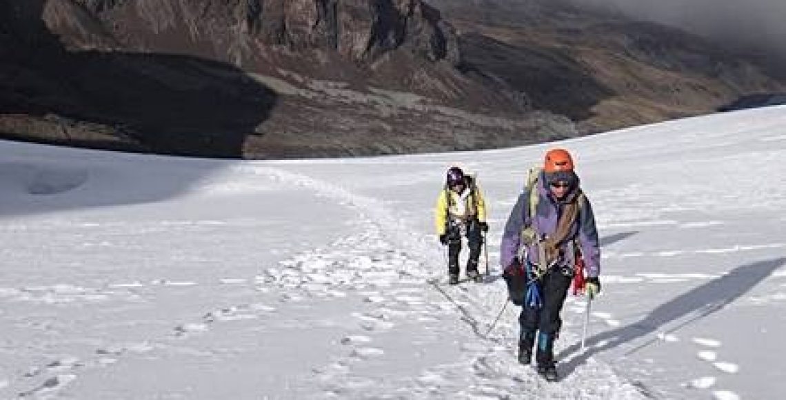 Rescatan a tres personas extraviadas en el Pico de Orizaba
